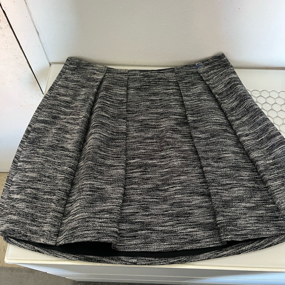 Madewell Gray Textured Pleated Skirt - Classic Women's Skirt